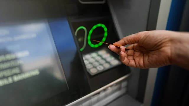 El salario medio a tiempo completo supera los 1.500 euros