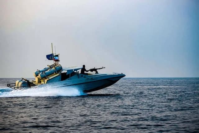 Iranische Kriegsschiffe näherten sich US-Tanker in Straße von Hormus