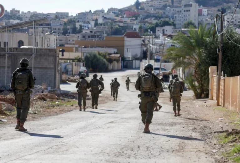Cisjordania: Palestino de 24 años muerto por fuego israelí
