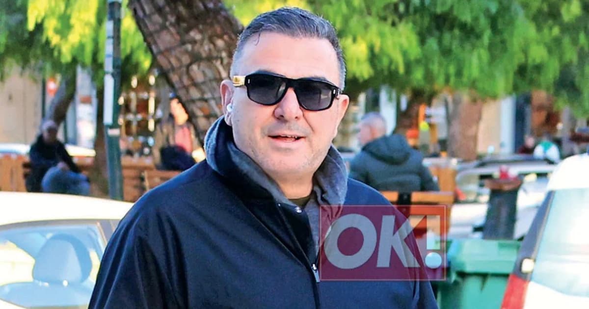 Αντώνης Ρέμος: Βόλτα στη Γλυφάδα με τον σκύλο του, Κάσπερ