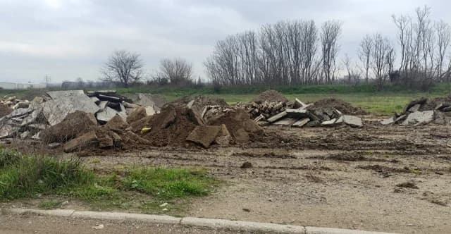 Θεσσαλονίκη: Παράνομη απόρριψη μπάζων από έργα αγωγών