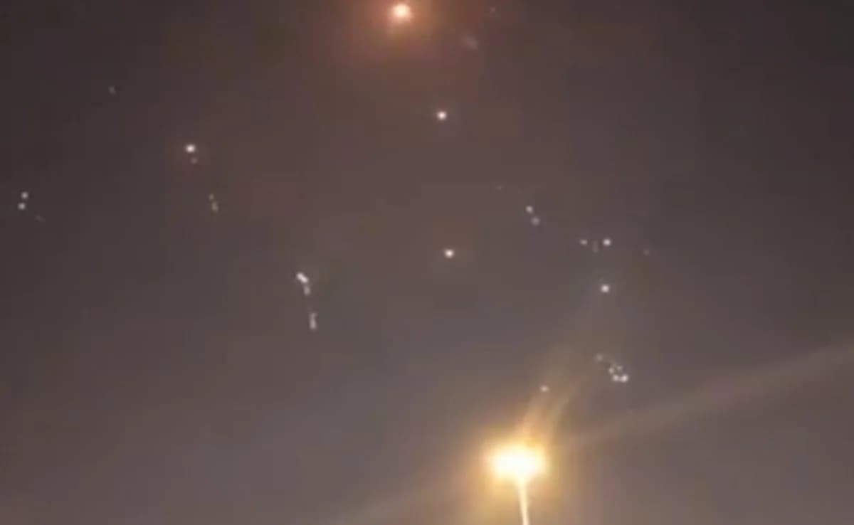 伊朗向卡塔尔美国基地发射导弹