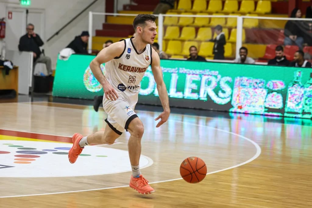 Keravnos besiegt Apollon Limassol mühelos