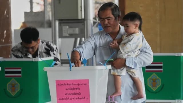 Thailand: 53 Millionen Wähler stimmen bei Wahl und Verfassungsreferendum ab