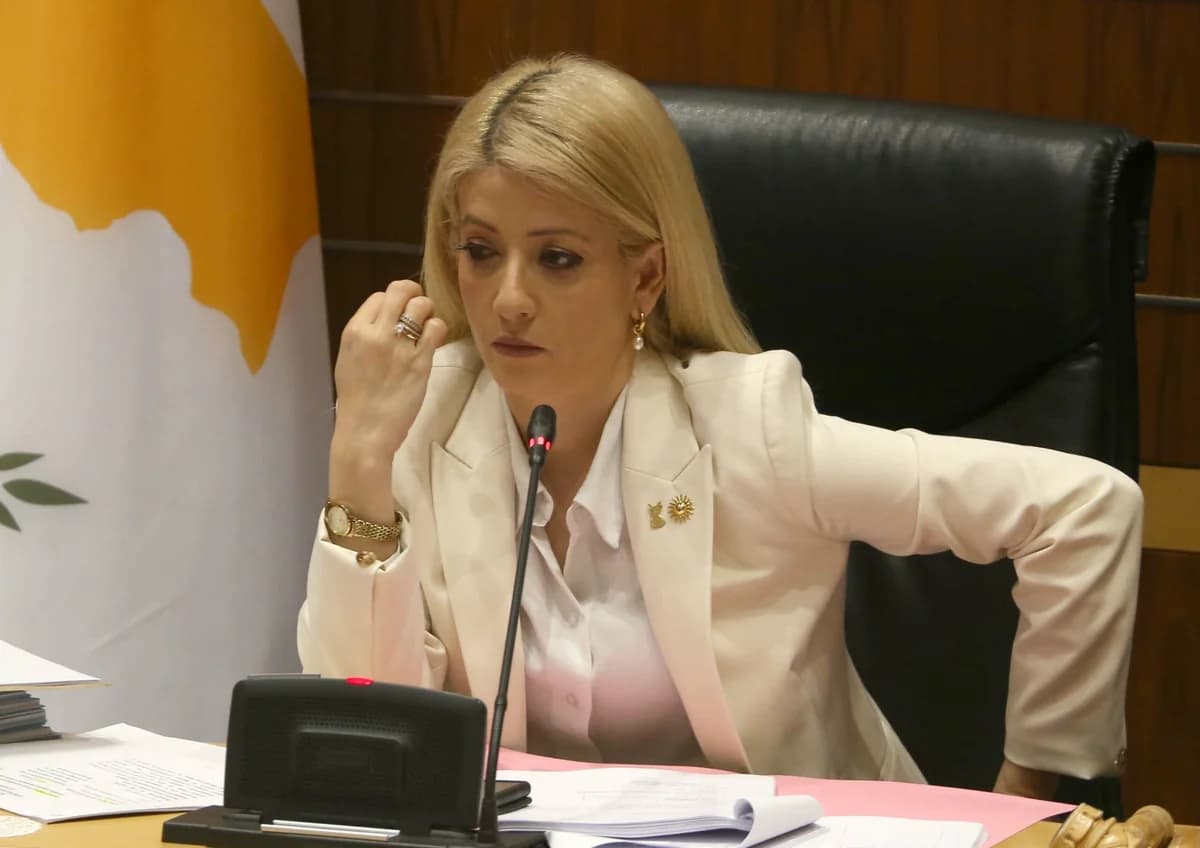 ΔΗΣΥ: Η Αννίτα Δημητρίου ζητά διερεύνηση καταγγελιών