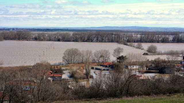 Zwei Migranten in Evros tot aufgefunden: Ermittlungen wegen versuchten Grenzübertritts