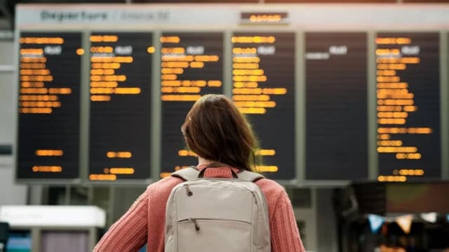 Από τα ταγιέρ στα φούτερ: Η αλλαγή στο ντύσιμο στα αεροπορικά ταξίδια