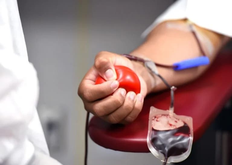 El Hospital PAGNI Reduce las Donaciones de Sangre en un 50% por Falta de Personal