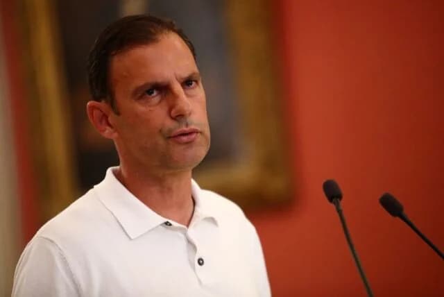 א בולה: סוטיריס סילאידופולוס יעזוב את ריו אבה