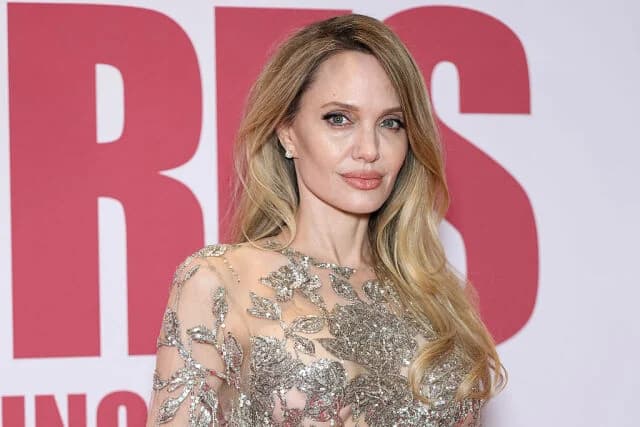 Angelina Jolie begeistert in transparentem Givenchy-Kleid bei Premiere