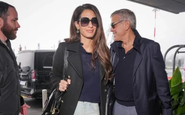 Amal Clooney und der neue Straight-Leg-Jeans-Trend