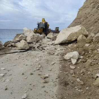 Creta: Carretera Tertsas-Myrtos cerrada por deslizamiento de tierra