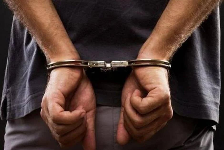 Limassol: Arrestan a empresario de 49 años por incendio provocado de vehículos de lujo