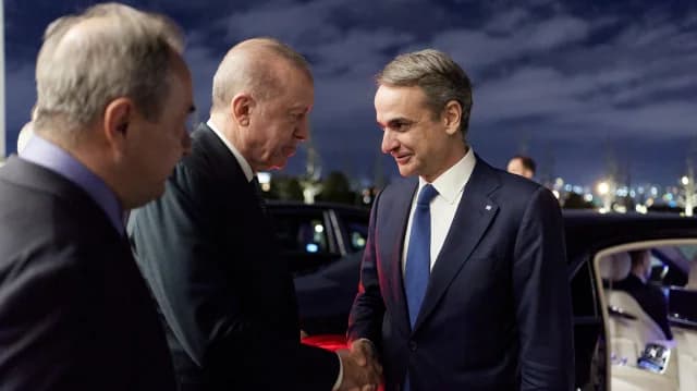 Reunión Mitsotakis-Erdogan en Ankara: Acuerdos y diálogo