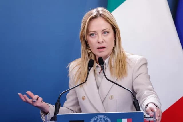 Italien: Meloni verschärft Haltung zur Einwanderung mit Marineblockade
