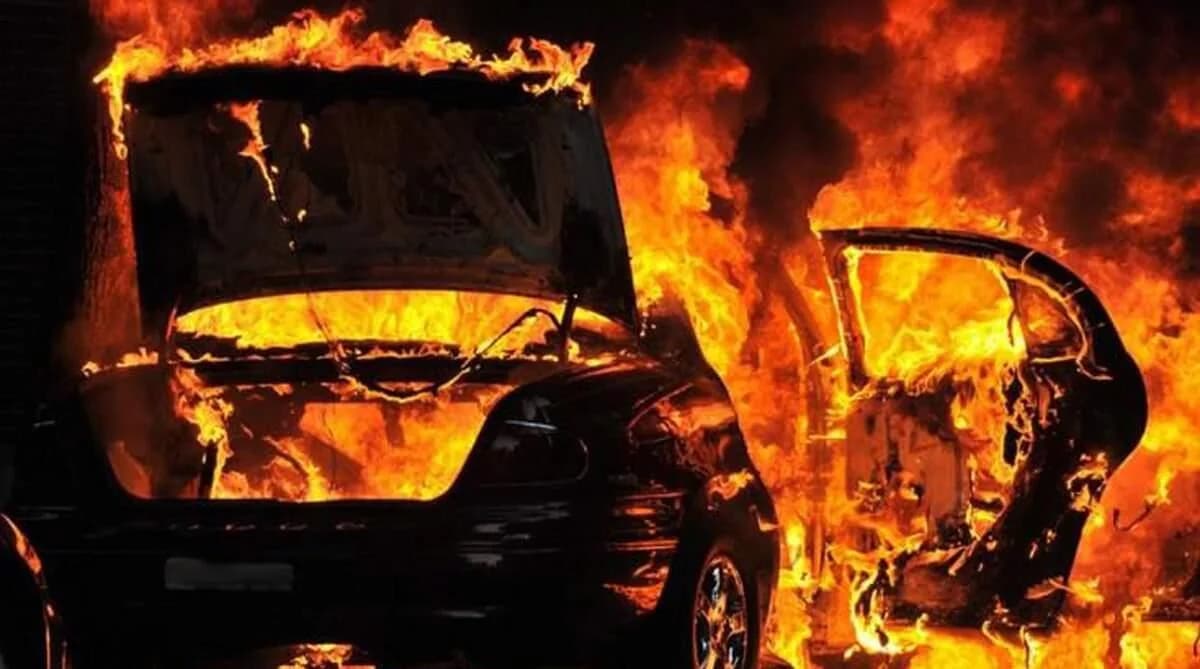 Πυρκαγιά σε όχημα στη Λεμεσό - Σοβαρές ζημιές