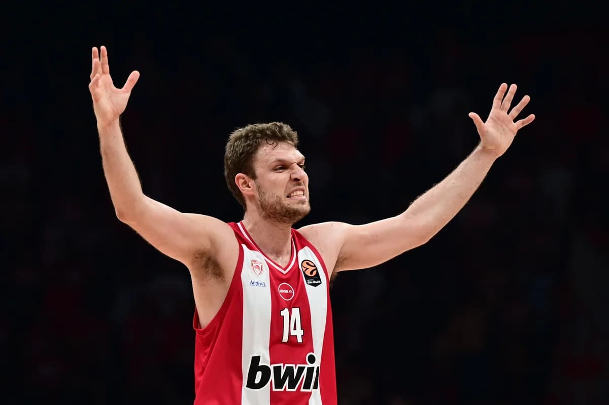 Olympiacos asegura la victoria con carácter y líderes