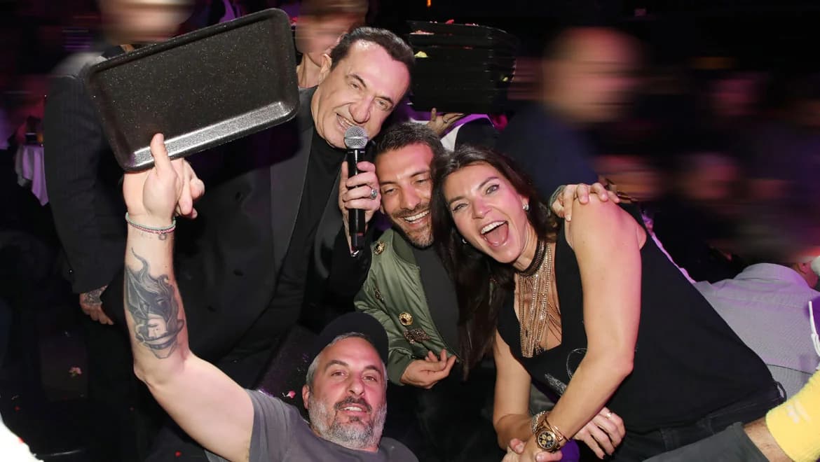 Marina Vernikou und Thanasis Panourgias genießen einen Abend in Athen