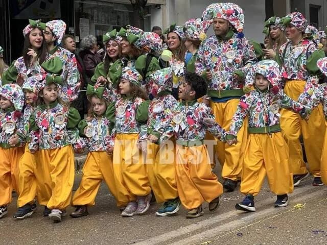 Πατρινό Καρναβάλι: Ενθουσιασμός από τους μικρούς καρναβαλιστές
