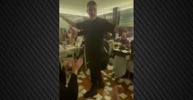 Βασίλης Μπισμπίκης: Ζεϊμπέκικο με τον Θάνο Μωραΐτη υπό τους ήχους Τσιτσάνη