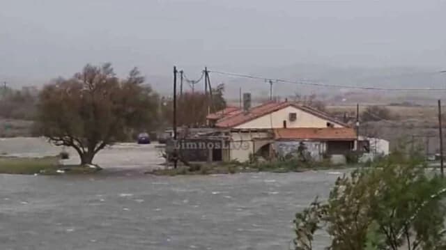 Unwetter in Lemnos: Zwei Personen in Diapori gerettet