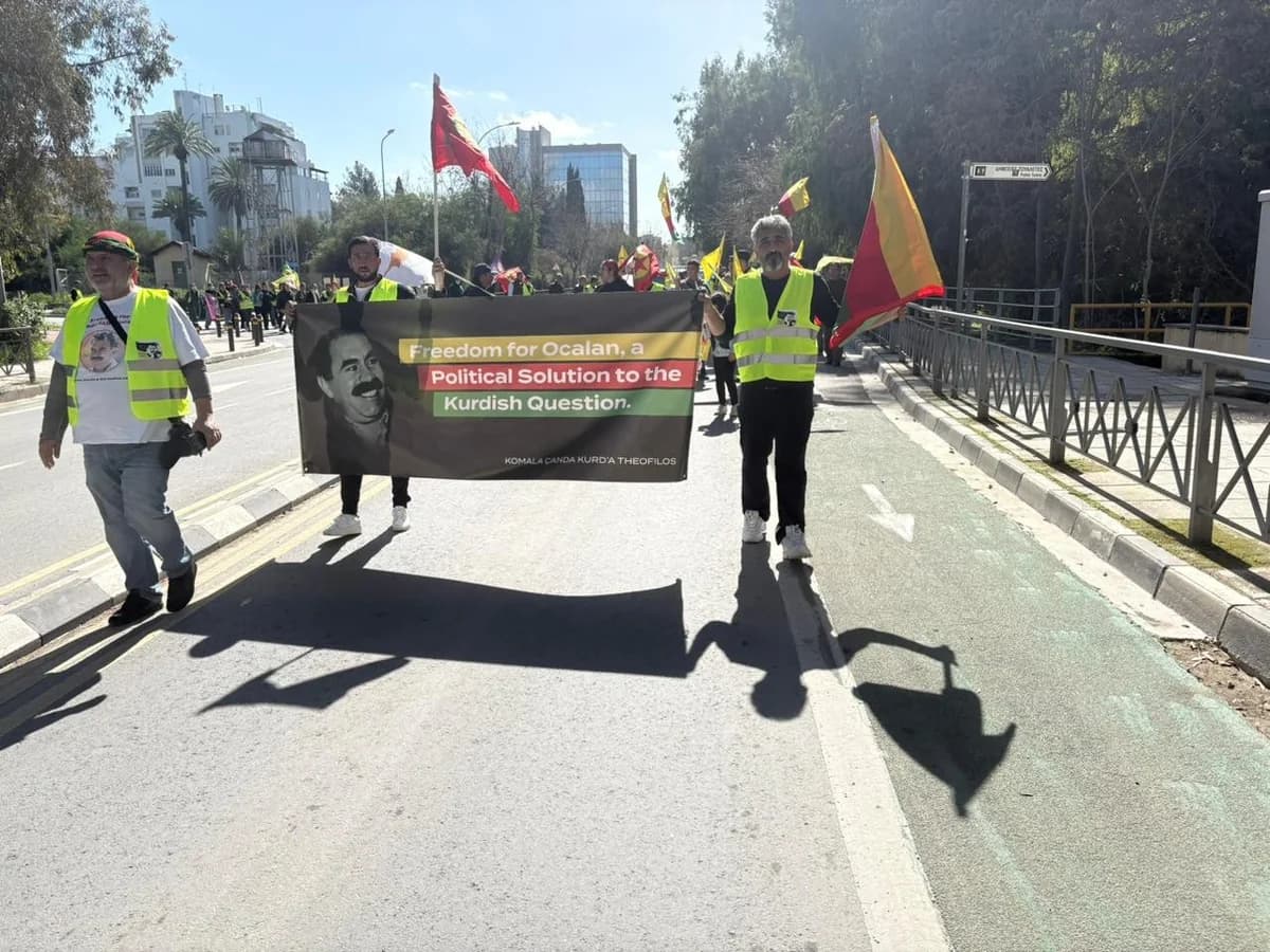Πορεία Κούρδων στη Λευκωσία για την επέτειο σύλληψης Οτσαλάν