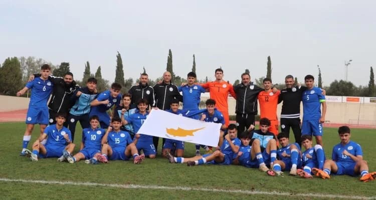 Zypern U-16 Nationalmannschaft gewinnt gegen Rumänien