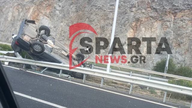 Unfall auf Nationalstraße Tripolis-Korinth: Auto überschlagen