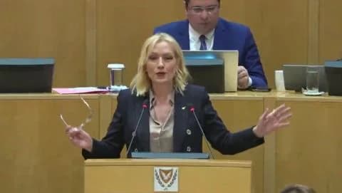Χαραλαμπίδου παρέδωσε την προεδρία της Επιτροπής Ανθρωπίνων Δικαιωμάτων στον Κουκουμά