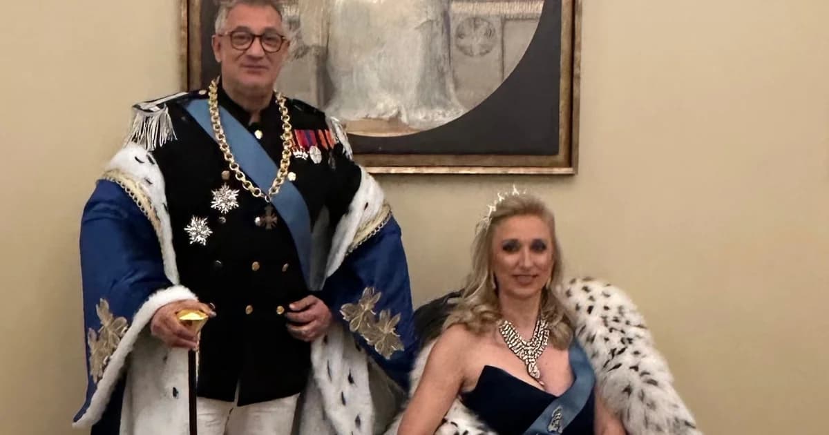 Karnevals-Gala: Giorgos Davlas als König verkleidet