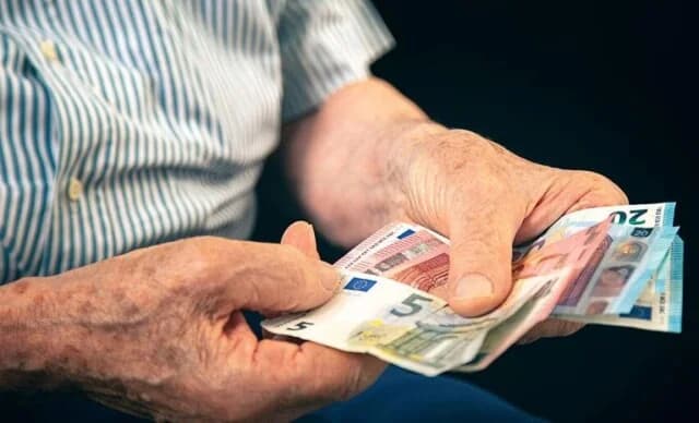 ΕΦΚΑ: Αναδρομικά και αυξήσεις για συνταξιούχους τέλος Φεβρουαρίου 2026