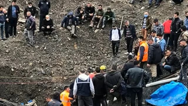 Обрушение шахты в Турции: шахтеры оказались в ловушке
