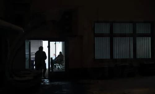 Parlament fordert Bericht über obdachlose Flüchtlingsfamilie