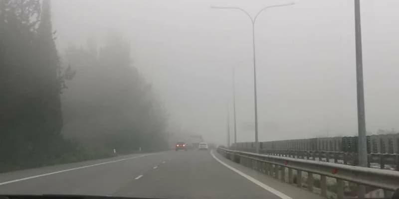 Vorsicht: Nebel auf der Autobahn Larnaka – Famagusta