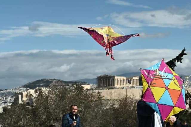 אירועי קרנבל ויום שני הנקי ללא תשלום באתונה ופיראוס