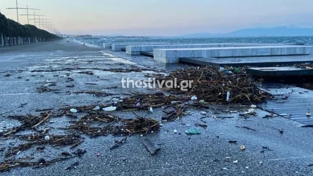 Salónica: El Golfo Termaico se desborda por fuertes vientos