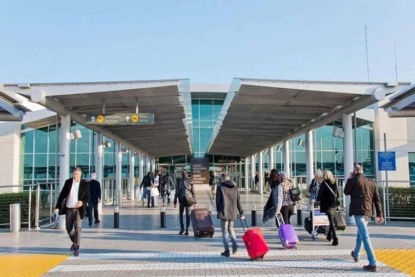Аресты в аэропорту Ларнаки за не облагаемые налогом сигареты и каннабис