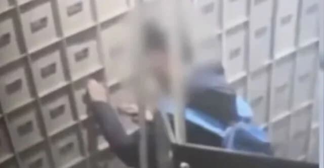 米兰：24岁男子被困银行金库