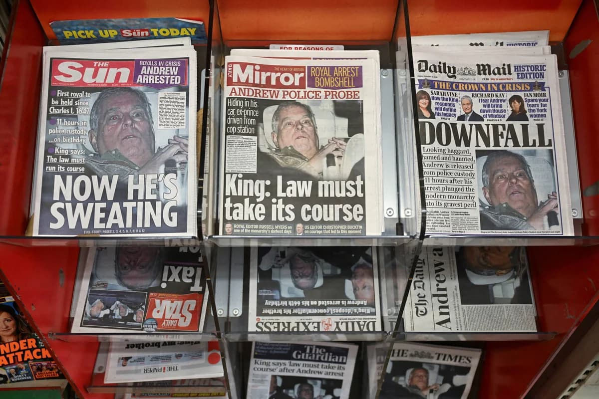 Verhaftung von Prinz Andrew dominiert britische Titelseiten