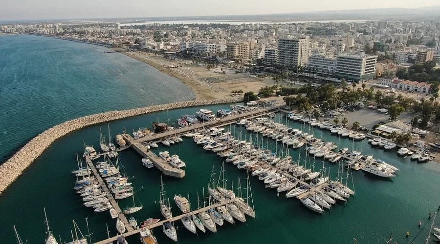 Estudio del puerto deportivo de Lárnaca: Colaboración estatal y de la Autoridad Portuaria de Chipre