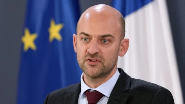 法国因德兰克去世评论传唤美国大使，指责其干涉内政