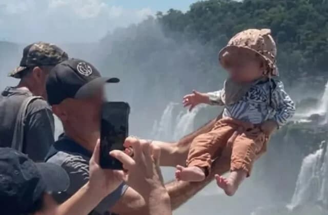 Argentinien: Tourist hebt Baby für Foto über Wasserfall – Empörung!