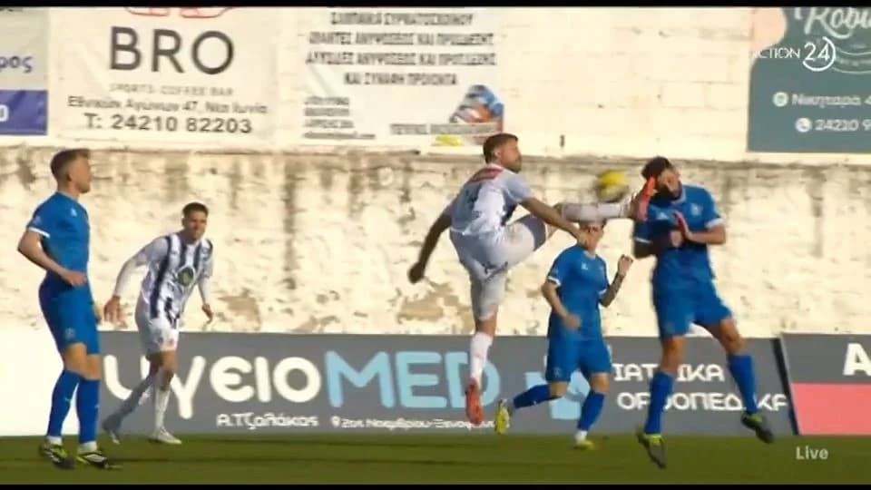 ¡Manalis expulsado con tarjeta roja directa en el partido Iraklis vs. Niki Volou (video)
