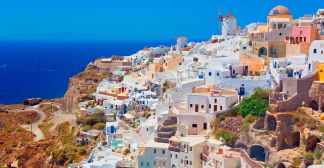 Ägäis: Santorin führt bei Kurzzeitmieten, Paros bei Einnahmen