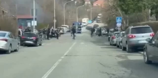 Belgrad: Fan-Ausschreitungen vor dem Derby Roter Stern - Partizan