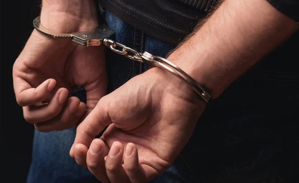 Lárnaca: Nuevas detenciones por robo de armero y gran suma de dinero