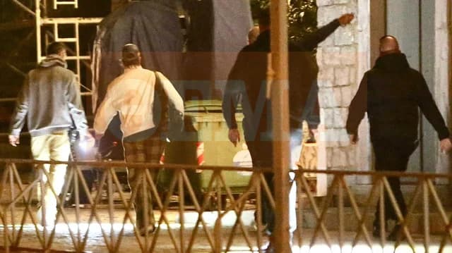 Brad Pitt in Hydra: Powerful Lights 'Erase' Paparazzi Photos