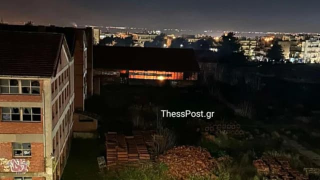 Φωτιά στην Κεραμοποιία Αλλατίνη στη Θεσσαλονίκη – Άμεση Κατάσβεση