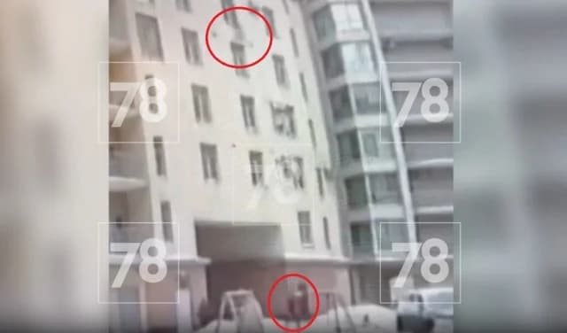 Санкт-Петербург: Дворник спас ребенка, упавшего с 7-го этажа