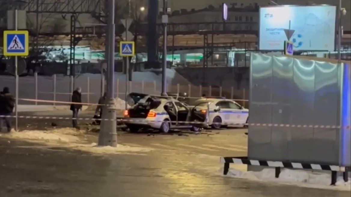 Moscow: Police Officer Killed in Explosion Near Train Station
